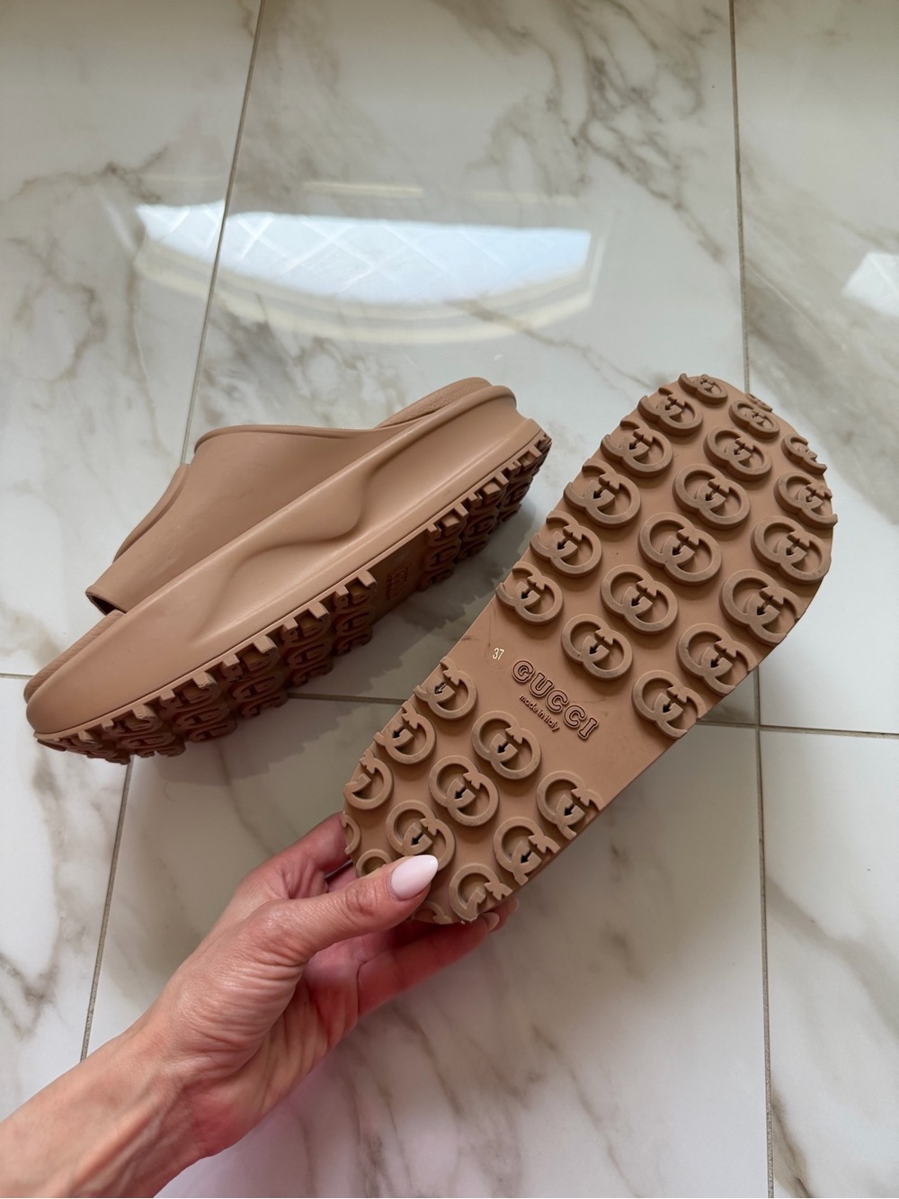 Gucci Blush Nude Platform GG Slide Sandals - Picture 3 of 5